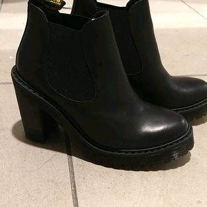 COPY - Doc Martens high heeled "Hurston" boots